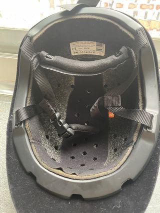 Casco y botas de hipica