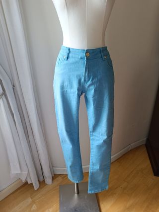 Pantalones celeste Roberto verino