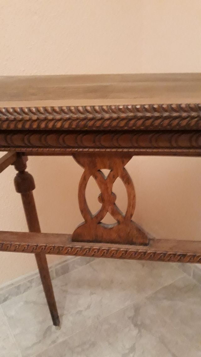 Mesita estilo Art deco. Precio no negociable