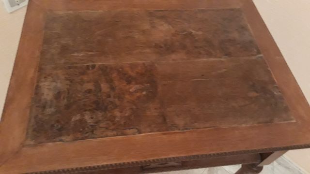 Mesita estilo Art deco. Precio no negociable