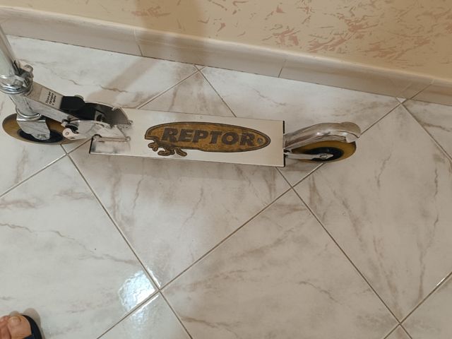 Monopattino per ragazzi Reptor