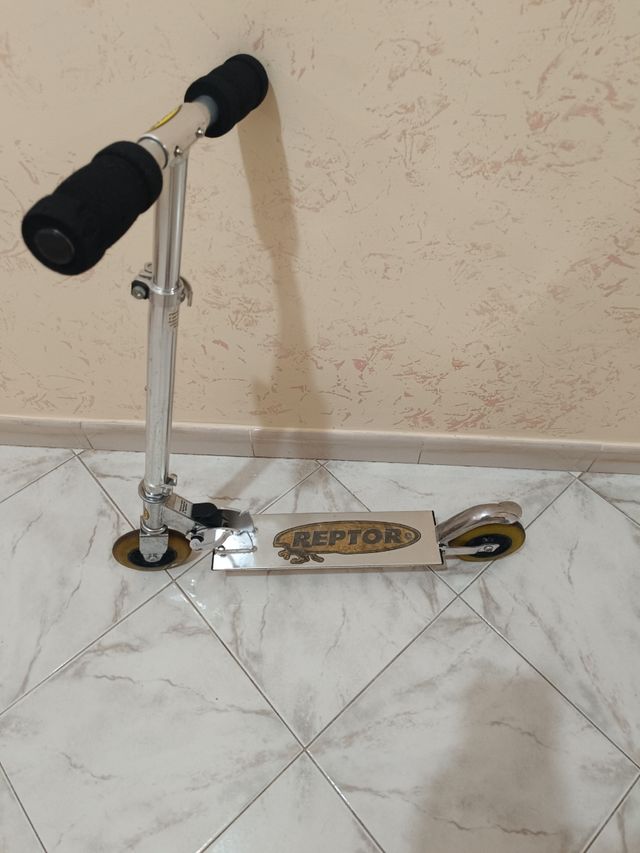 Monopattino per ragazzi Reptor