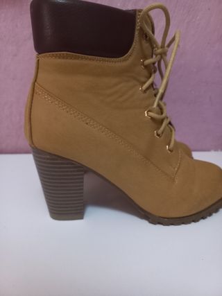 Botines marrones y marrón oscuro tacón;