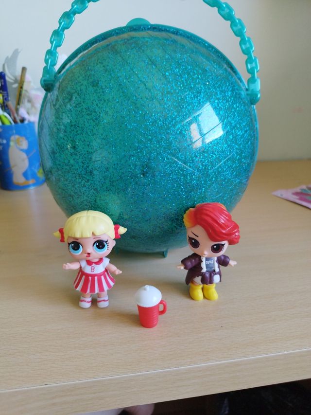 LOL surprise (dos más la concha de baño)