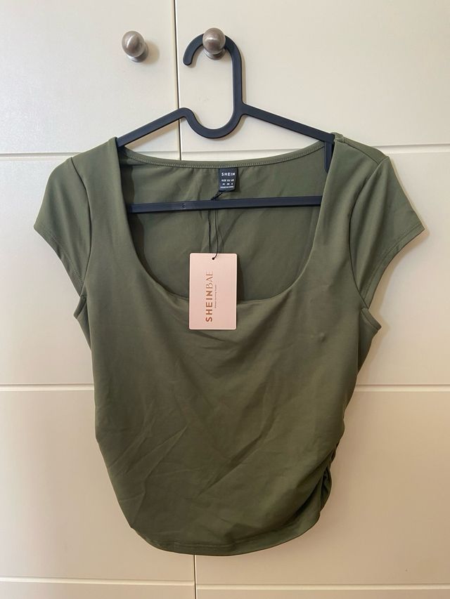 Camiseta caqui sin estrenar