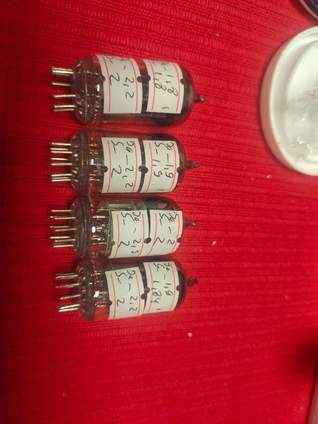 Lote 4 válvulas termoiónicas 6n2p milita