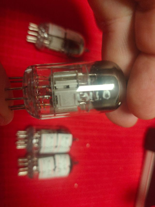 Lote 4 válvulas termoiónicas 6n2p milita