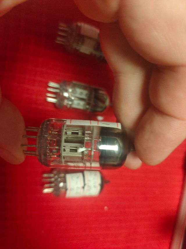 Lote 4 válvulas termoiónicas 6n2p milita