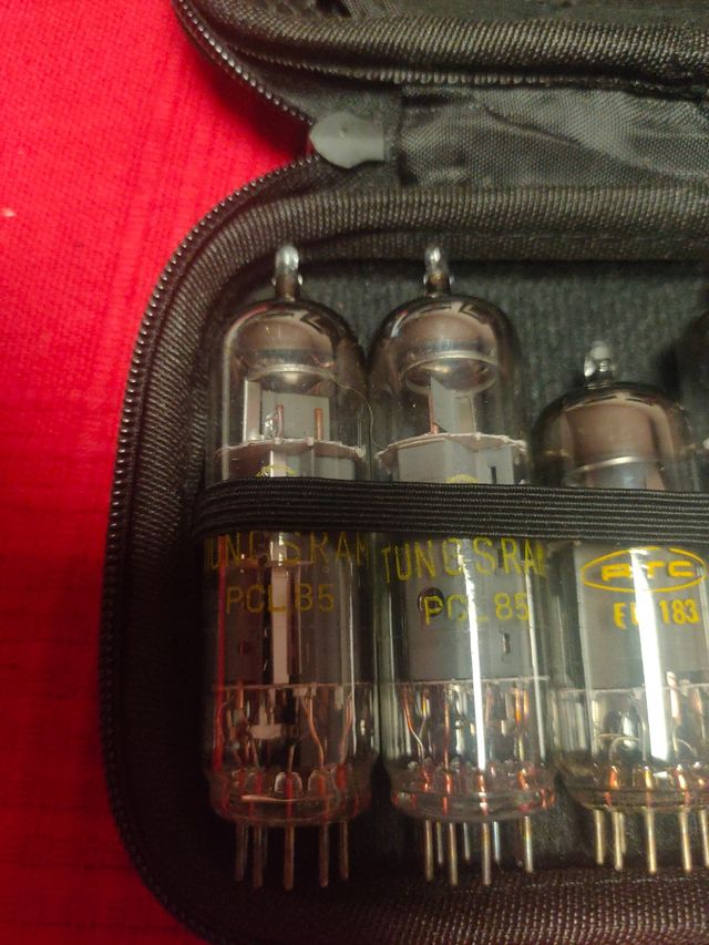 Estuche válvulas termoiónicas pl85