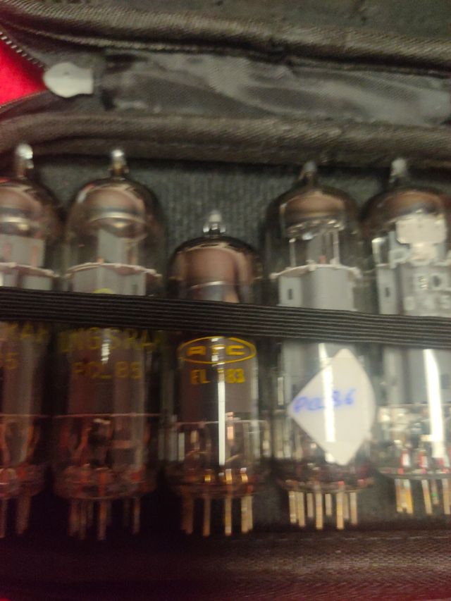 Estuche válvulas termoiónicas pl85