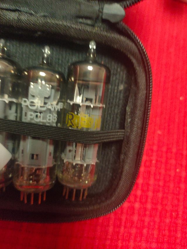 Estuche válvulas termoiónicas pl85