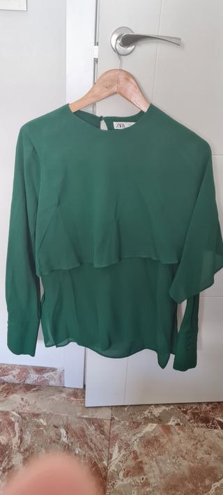 Blusa capa verde de zara