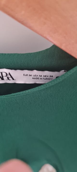 Blusa capa verde de zara