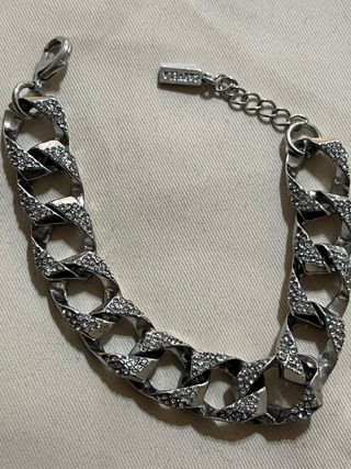 Pulseras de diferentes colores con y si candado