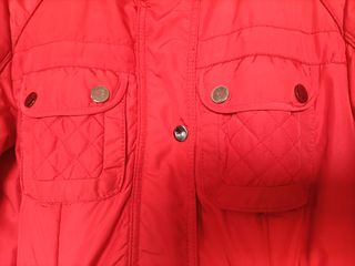 Plumas corto rojo 