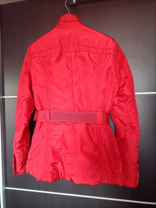 Plumas corto rojo 