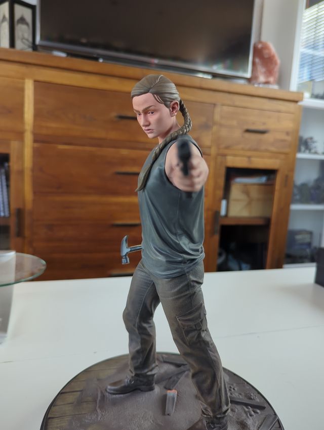 Figura Abby de 35 cm - The Last of Us
