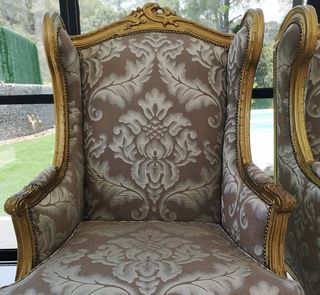 Coppia di poltrone classiche