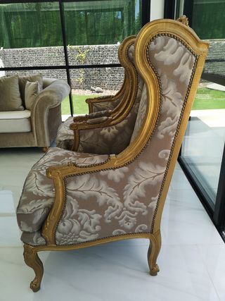 Coppia di poltrone classiche