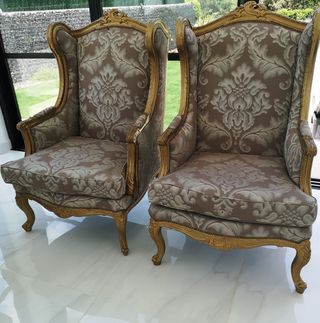 Coppia di poltrone classiche