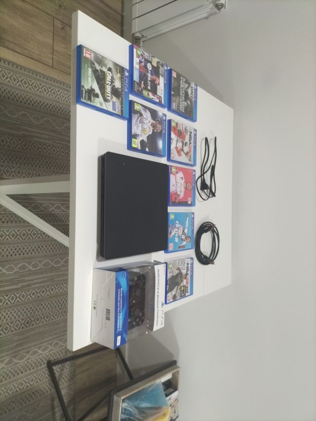 Play Station 4 slim 1 TB