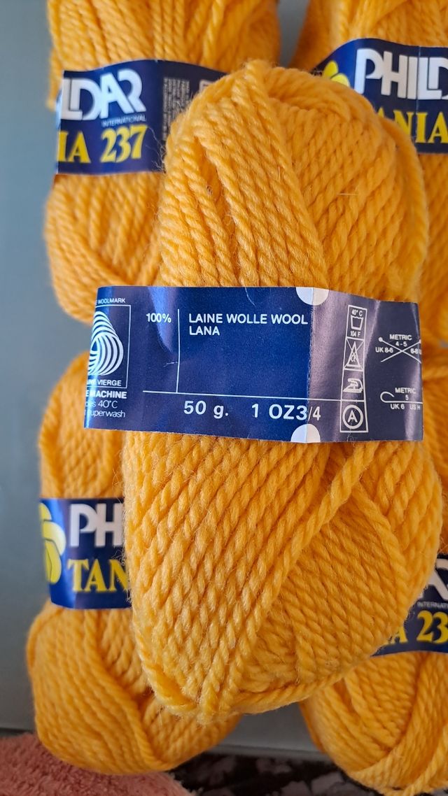 10 gomitoli di pura lana. Phildar.