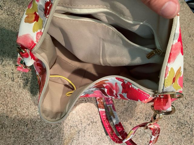 Borsetta con motivo floreale