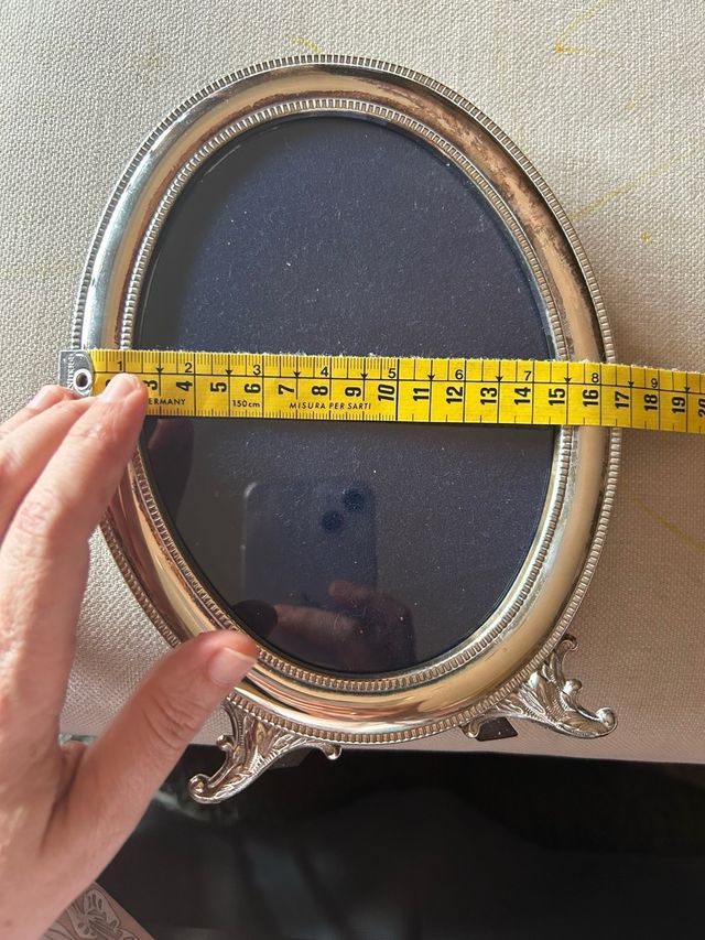 Marco de plata ovalado