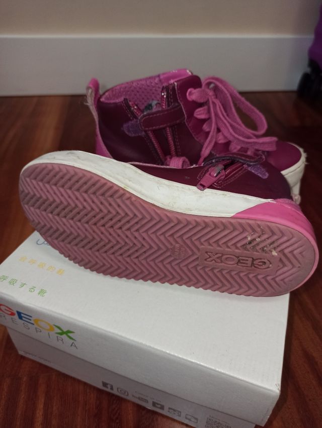 Botita Geox Talla 27 - Pokemon