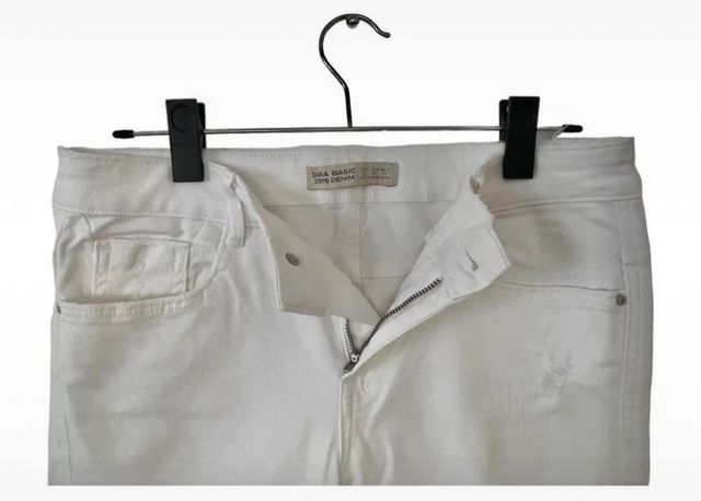 Tejanos ripped jeans en blanco, Talla 40 ZARA