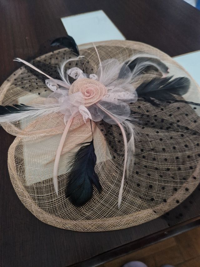 Tocado/pamela para boda, comunión, eventos varios.