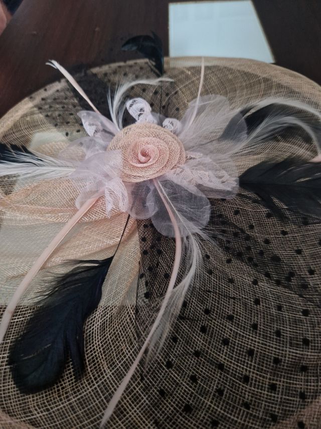 Tocado/pamela para boda, comunión, eventos varios.