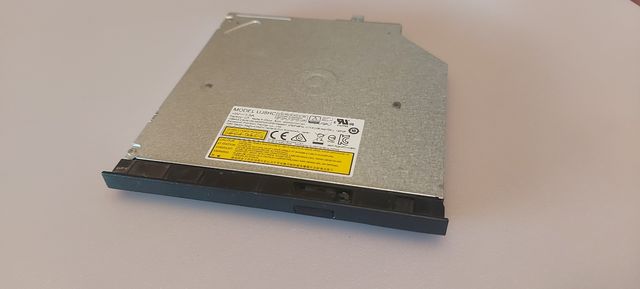 Grabadora sata Panasonic UJ8HC