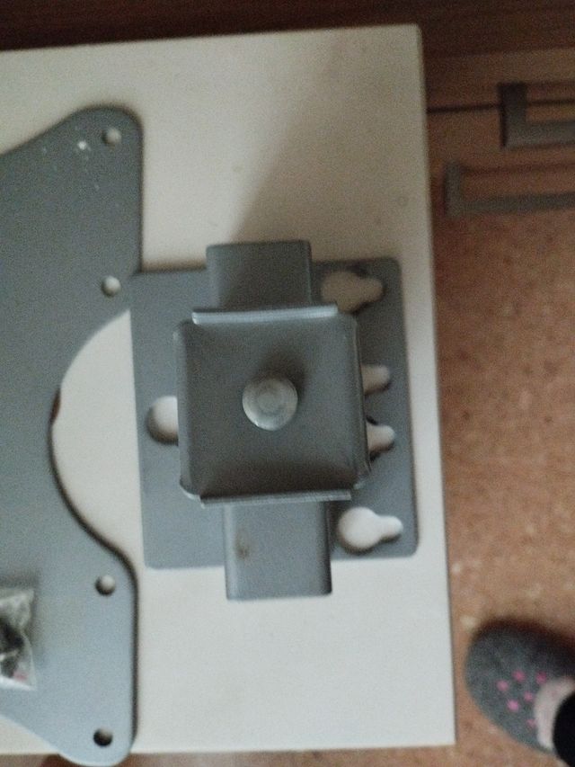 Adaptador de televisión a la pared