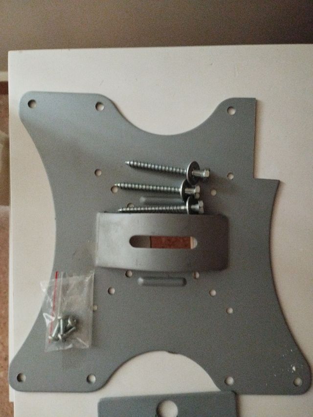 Adaptador de televisión a la pared