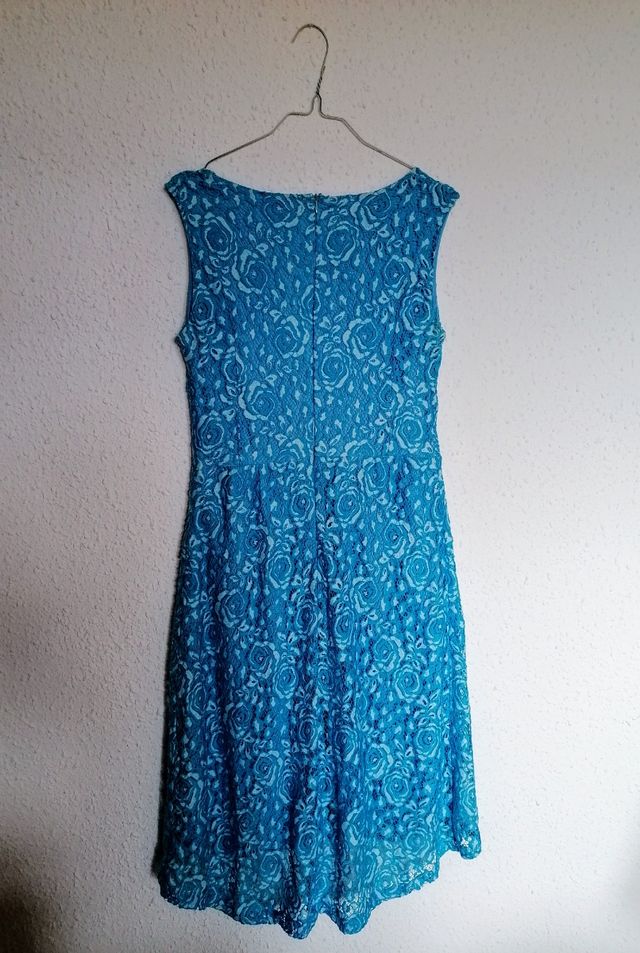 Vestido floral de encaje