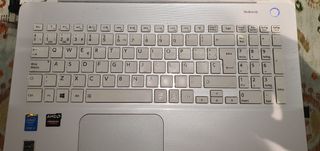 Toshiba Satellite blanco