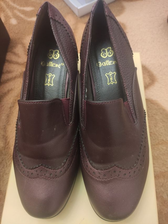 Zapatos tacón granate