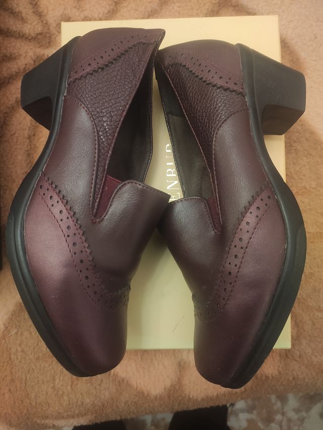 Zapatos tacón granate