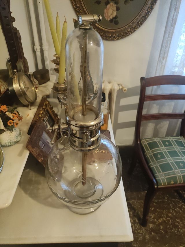 Dispensador de farmacia antiguo