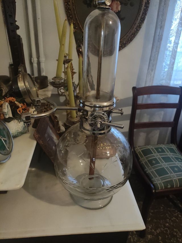 Dispensador de farmacia antiguo