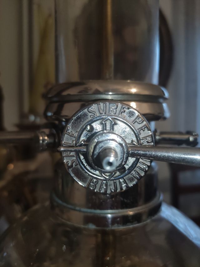 Dispensador de farmacia antiguo