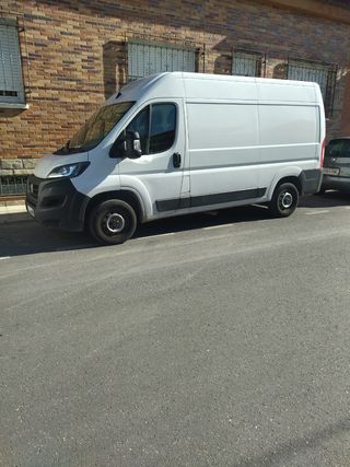 Transporte y mudanzas 