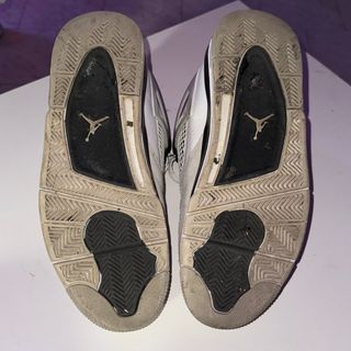 Air Jordan Retro 4 Military Black