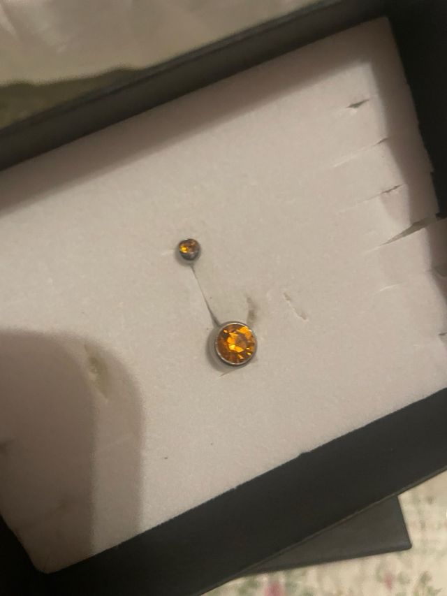 Piercing zirconi orange