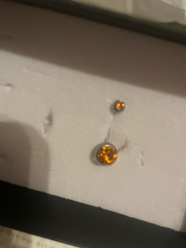 Piercing zirconi orange
