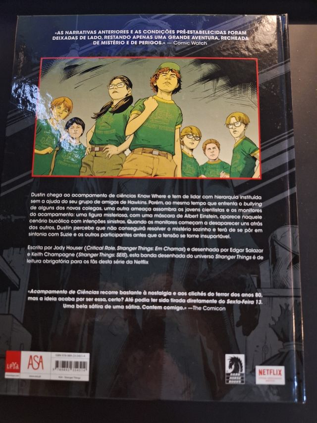 Livro" Stranger Things"