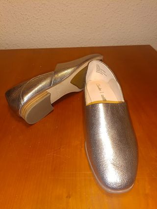 Mocasin 38 plata Clarks Oportunidad nuevo