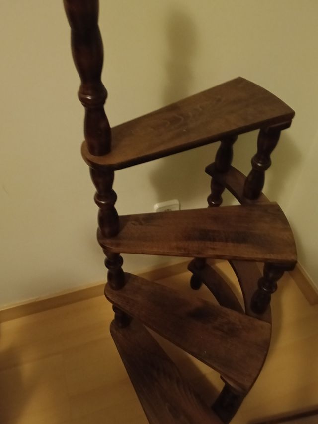 Escaleras madera para libreria