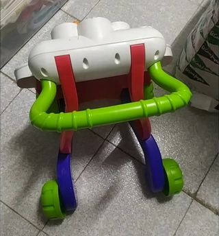 Correpasillos marca Chicco 